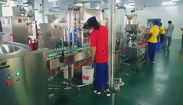 番茄醬灌裝生產線（全自動理瓶機+全自動番茄醬灌裝機+自動上蓋旋蓋機+鋁箔封口機+s170噴碼機+全自動貼標機+收瓶機）