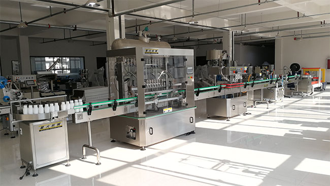 南京星火機(jī)械車間展示自動化消毒液灌裝生產(chǎn)線設(shè)備