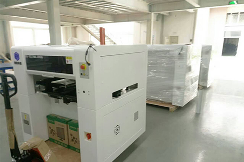 海鹽客戶SMT設備專車送貨，貨到上門安裝調試